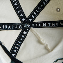 Cargar imagen en el visor de la galería, C Baseball 5 Panel Curved Corduroy Fabric